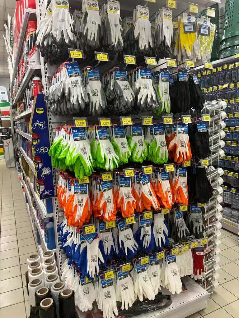 Guanti da lavoro di diversi tipi